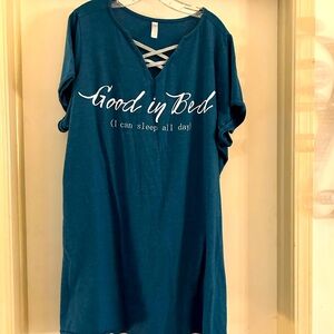 Cacique sleep tee. Size 22/24